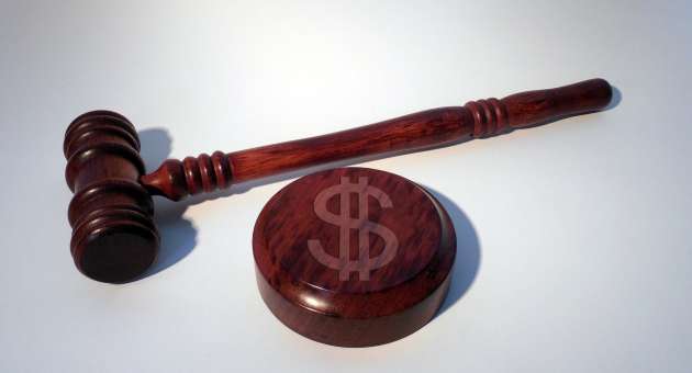 A gavel alimony in divorce