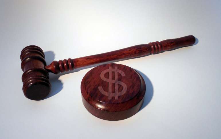 A gavel alimony in divorce